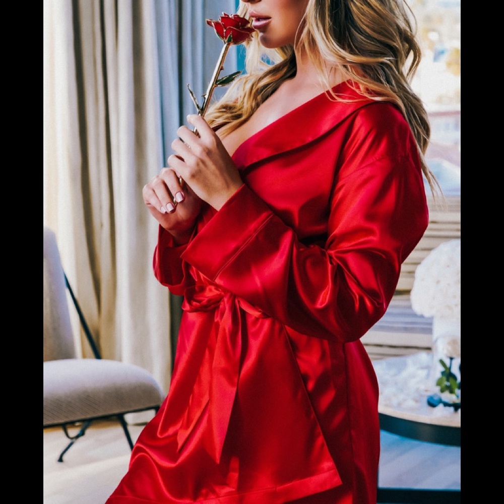 PASSIONATE LOVER SATIN ROBE - RED
